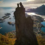 アパート Lofoten Rorbuer スヴォルヴァール