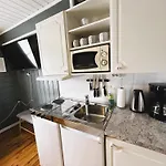 Lofoten Rorbuer * スヴォルヴァール